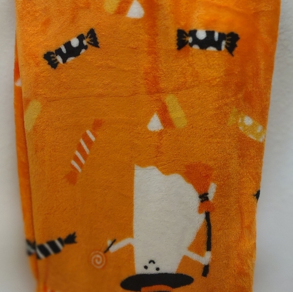 Halloween ghost and candy corn decorative throw - Picture 4 of 6